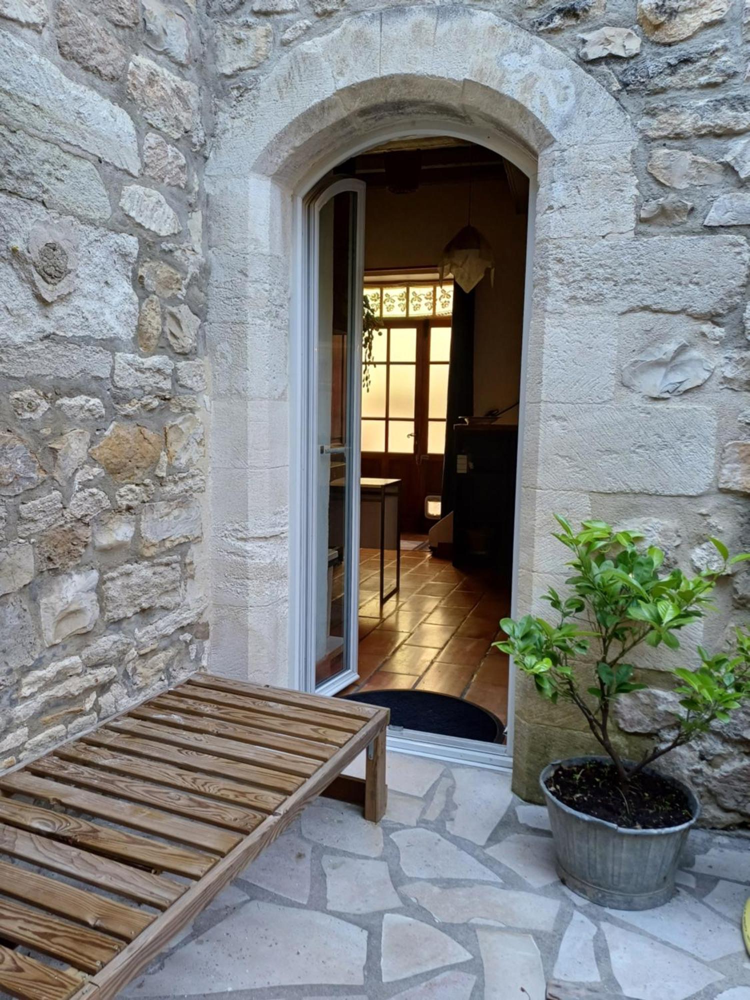 Chambre D Hotes Aramon Exterior photo